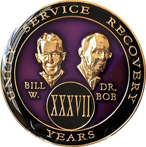 37-годишният медальон АА лилав на цвят, с три плочи основателите Бил и Боб Чипове XXXVII