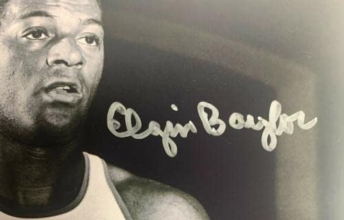 Елджин Бэйлор Лейкърс Подписа на Баскетболна топка 11x14 Снимка PSA AK64967 - Снимки на НБА с автограф