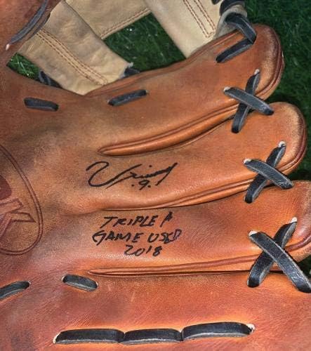 Играта на Луис Уриаса Сан Диего Padre, Използван Изношенная Поле ръкавица 2018 AAA, с ръкавици на MLB с автограф